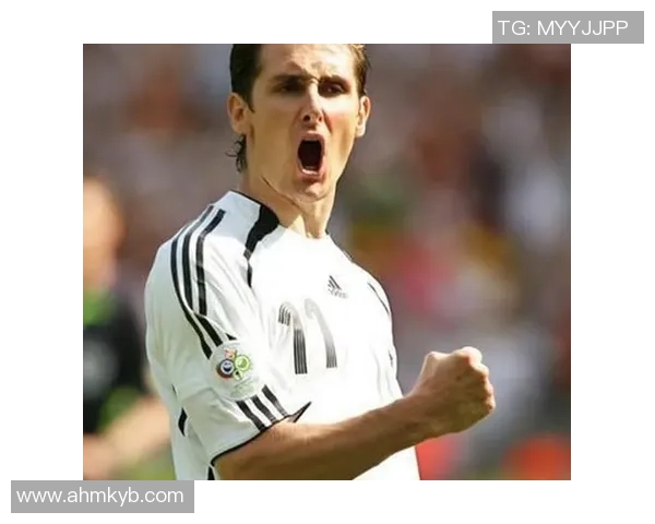 足球明星背后的励志故事与奋斗历程揭秘 足球明星背后的励志故事与奋斗历程揭秘