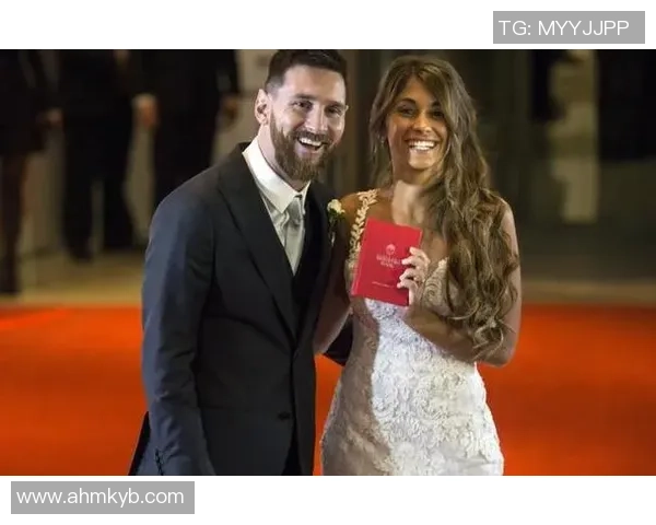 足球明星亲吻女记者引发热议背后故事揭秘